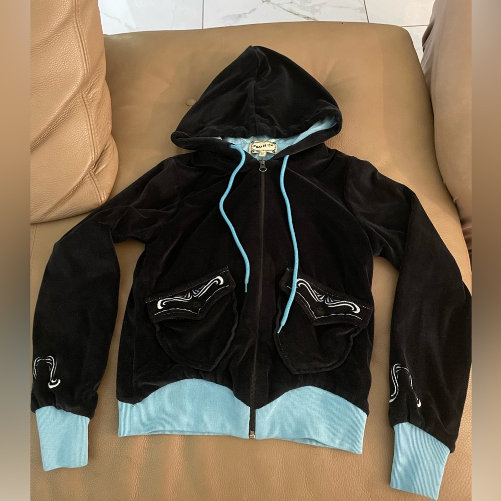 pass it girls jacket/hoodie. Color: black & blue.Size:XS.